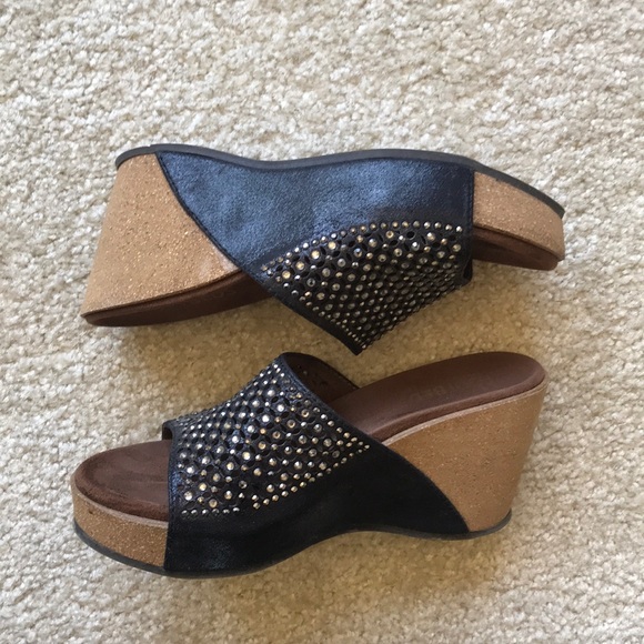 White Mountain rhinestone sandals - Picture 4 of 8